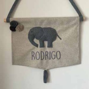 Letrero tipo bandera de lana