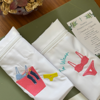 Bolsa de ropa bordada
